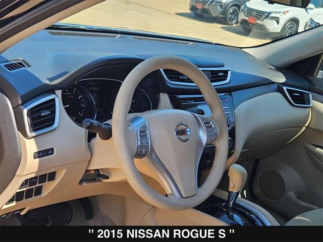 Photo of 2015 Super Black Nissan Rogue