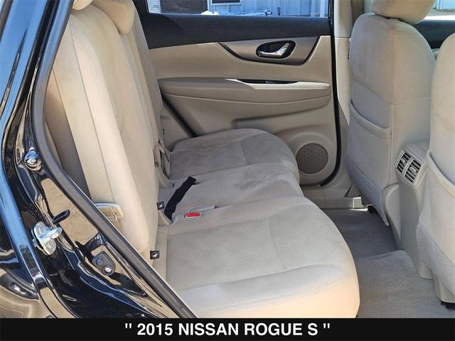 Photo of 2015 Super Black Nissan Rogue