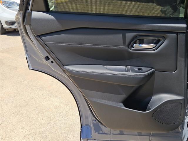 Photo of 2025 Boulder Gray Pearl/Super Black Nissan Rogue