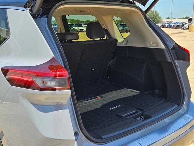 Photo of 2025 Boulder Gray Pearl/Super Black Nissan Rogue