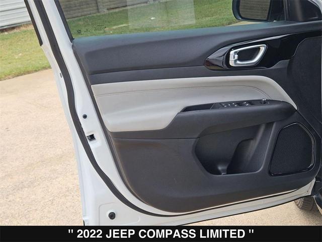 Photo of 2022 Bright White Clearcoat Jeep Compass