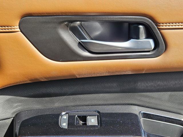 Photo of 2024 Super Black Nissan Pathfinder