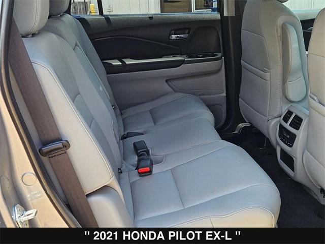 Photo of 2021 Silver Honda Pilot