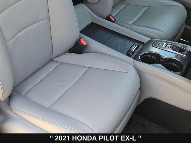 Photo of 2021 Silver Honda Pilot