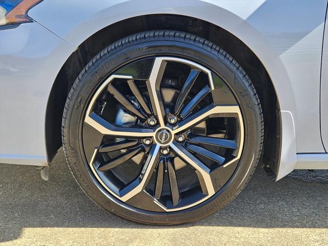 Photo of 2024 Gray Sky Pearl Nissan Altima