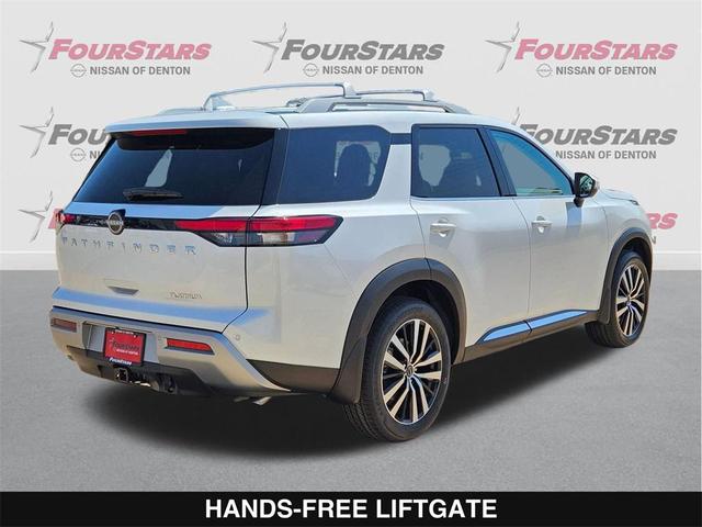 Photo of 2025 Everest White Pearl Tricoat Nissan Pathfinder