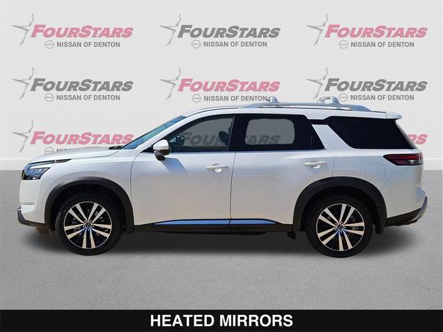 Photo of 2025 Everest White Pearl Tricoat Nissan Pathfinder