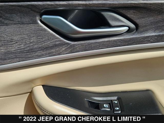 Photo of 2022 Bright White Clearcoat Jeep Grand Cherokee L