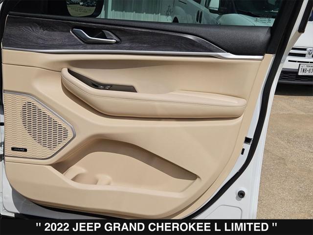 Photo of 2022 Bright White Clearcoat Jeep Grand Cherokee L