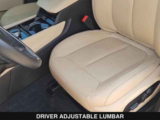 Photo of 2022 Bright White Clearcoat Jeep Grand Cherokee L