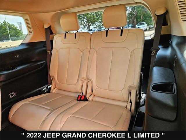 Photo of 2022 Bright White Clearcoat Jeep Grand Cherokee L