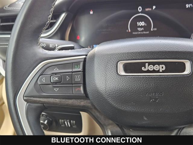Photo of 2022 Bright White Clearcoat Jeep Grand Cherokee L
