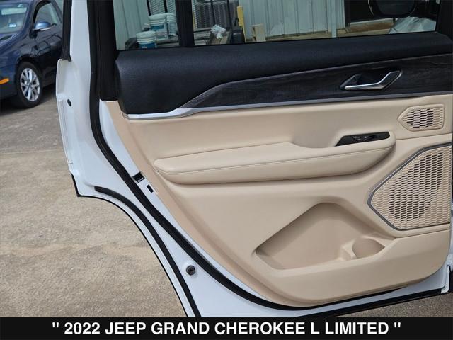 Photo of 2022 Bright White Clearcoat Jeep Grand Cherokee L