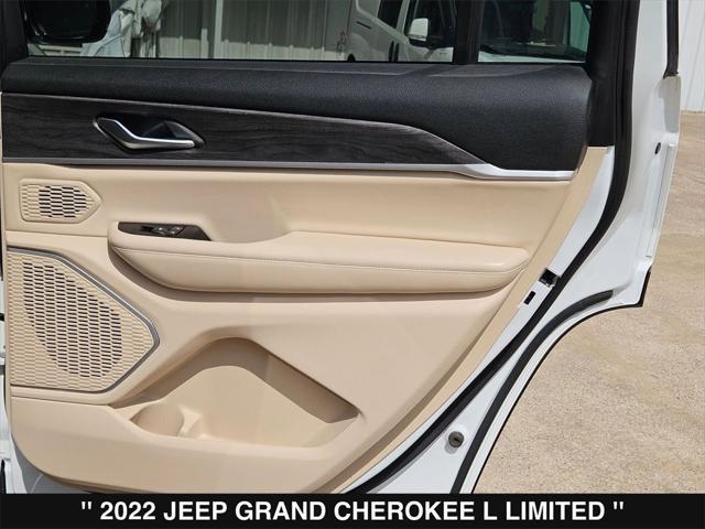 Photo of 2022 Bright White Clearcoat Jeep Grand Cherokee L
