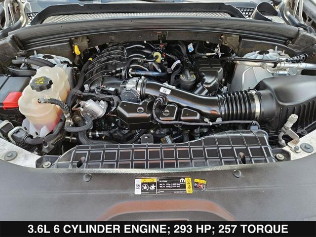 Photo of 2022 Bright White Clearcoat Jeep Grand Cherokee L