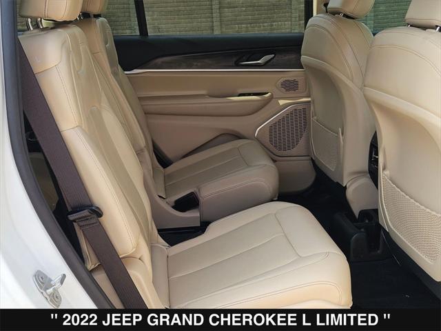 Photo of 2022 Bright White Clearcoat Jeep Grand Cherokee L