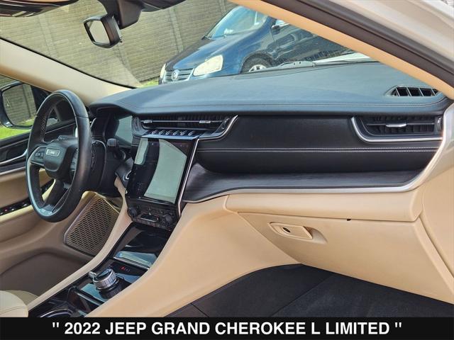 Photo of 2022 Bright White Clearcoat Jeep Grand Cherokee L