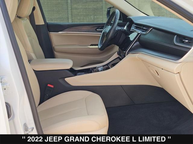 Photo of 2022 Bright White Clearcoat Jeep Grand Cherokee L