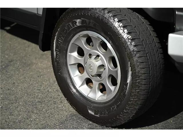 Photo of 2012 Silver Toyota FJ Cruiser