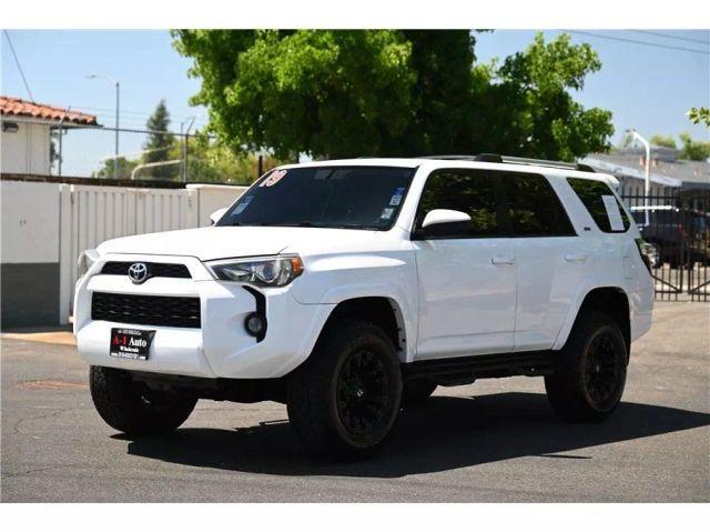 Photo of 2019 White Toyota 4Runner