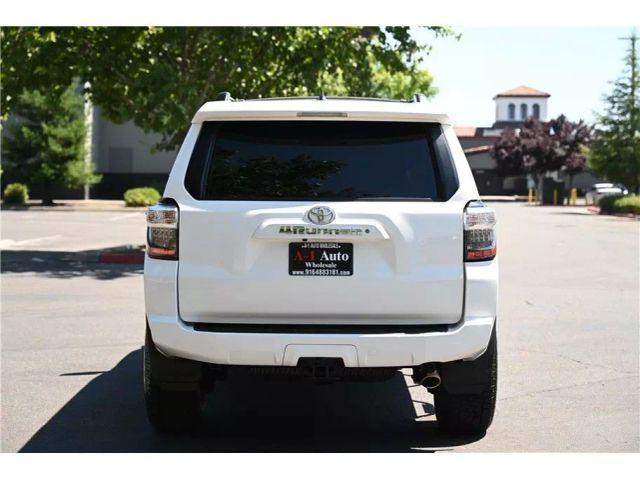 Photo of 2019 White Toyota 4Runner
