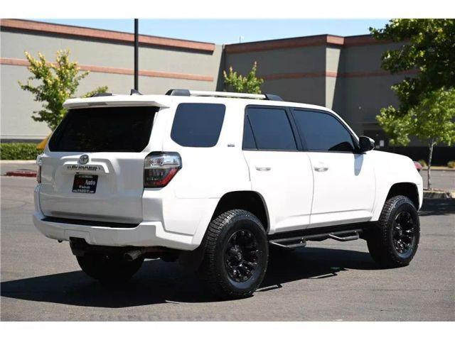 Photo of 2019 White Toyota 4Runner