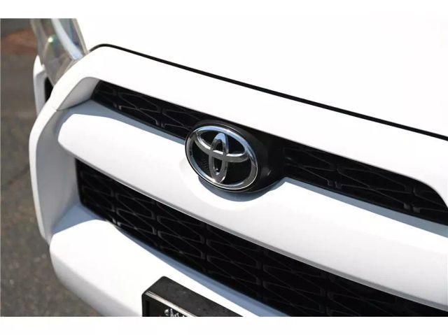Photo of 2019 White Toyota 4Runner