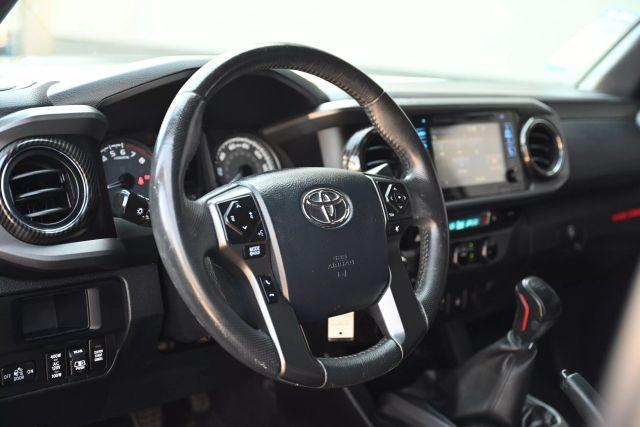 Photo of 2017 White Toyota Tacoma