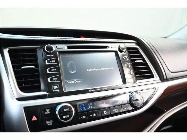 Photo of 2016 Gray Toyota Highlander Hybrid