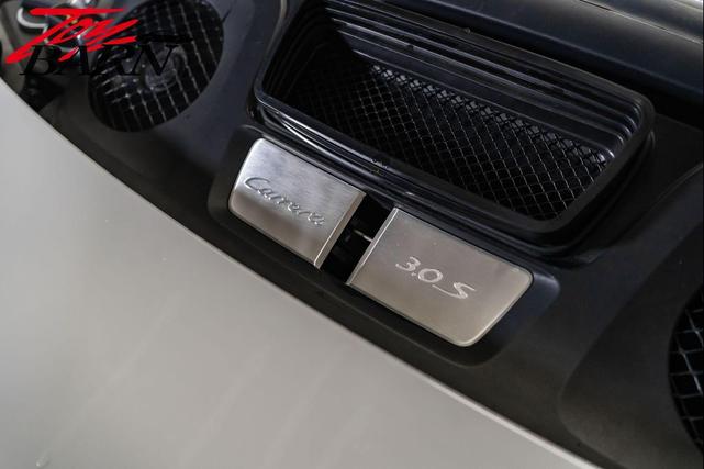 Photo of 2018 Jet Black Metallic Porsche 911