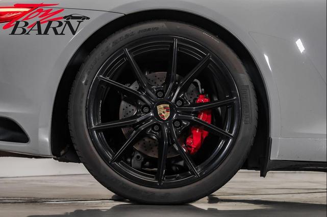 Photo of 2018 Jet Black Metallic Porsche 911