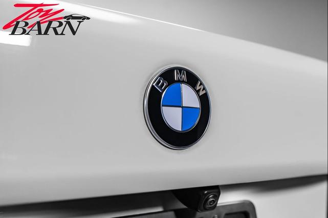Photo of 2023 Alpine White BMW 540