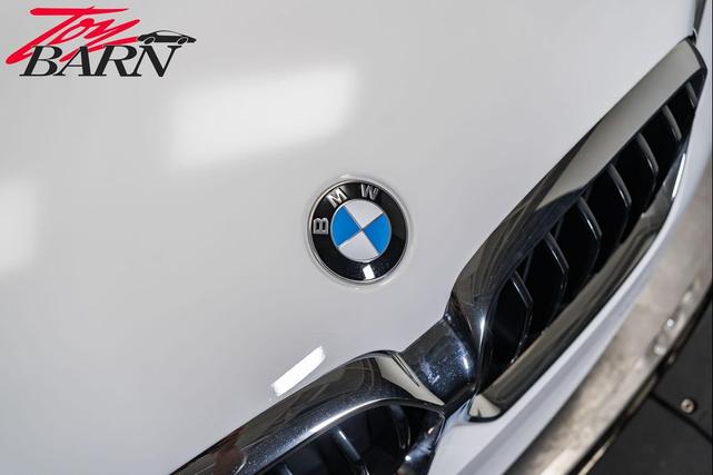 Photo of 2023 Alpine White BMW 540
