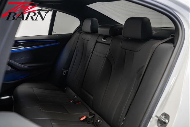 Photo of 2023 Alpine White BMW 540