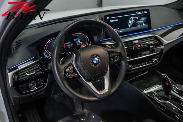Photo of 2023 Alpine White BMW 540