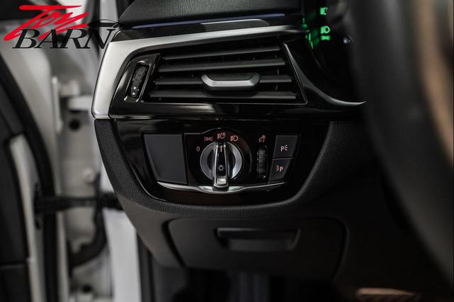 Photo of 2023 Alpine White BMW 540
