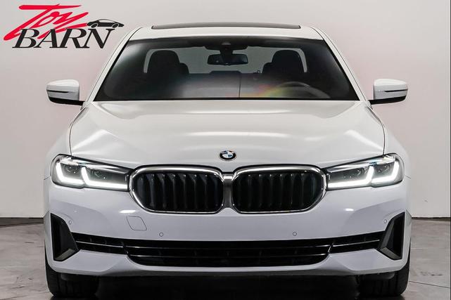 Photo of 2023 Alpine White BMW 540