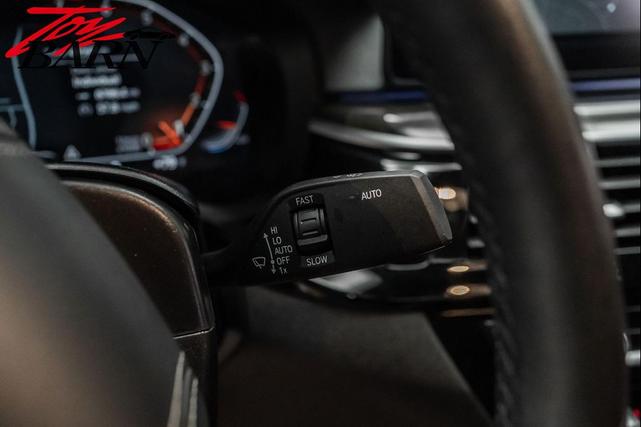 Photo of 2023 Alpine White BMW 540