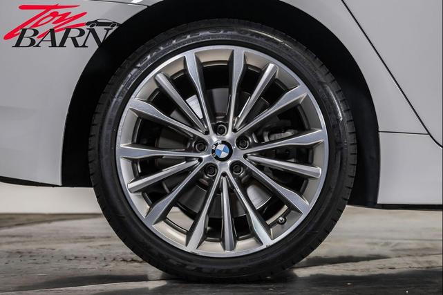 Photo of 2023 Alpine White BMW 540