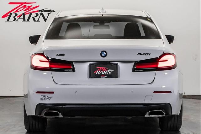 Photo of 2023 Alpine White BMW 540