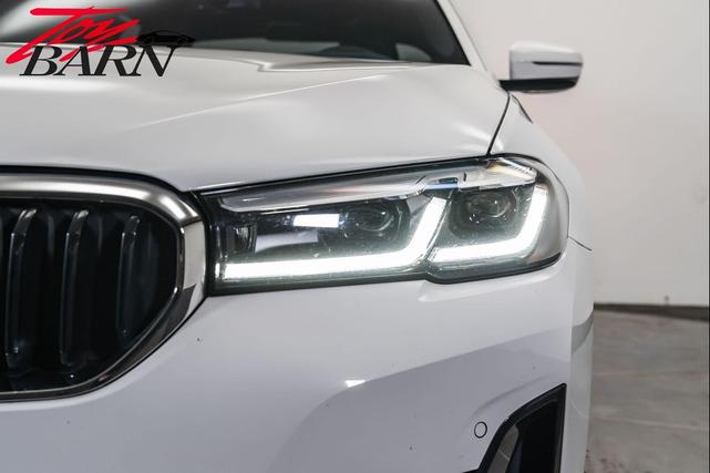 Photo of 2023 Alpine White BMW 540