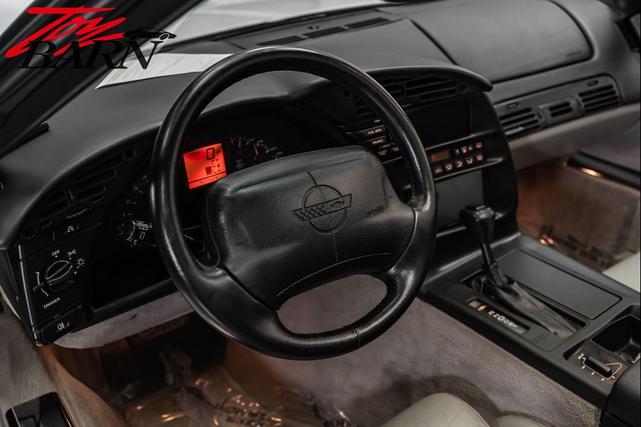Photo of 1995 White Chevrolet Corvette