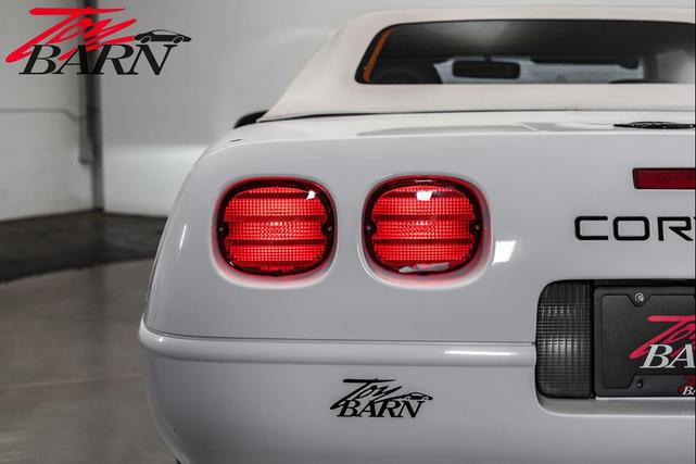 Photo of 1995 White Chevrolet Corvette
