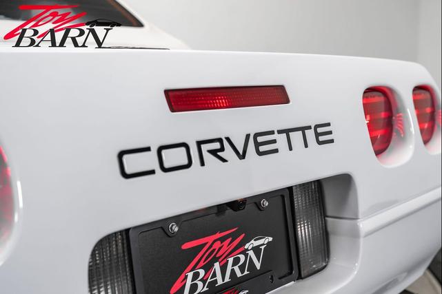 Photo of 1995 White Chevrolet Corvette