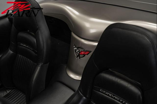 Photo of 2000 Light Pewter Metallic Chevrolet Corvette