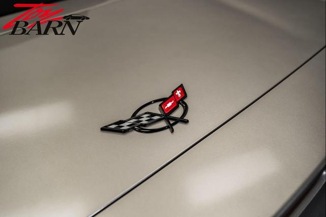 Photo of 2000 Light Pewter Metallic Chevrolet Corvette
