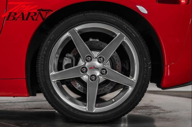 Photo of 2005 Victory Red Chevrolet Corvette