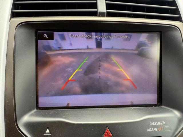 Photo of 2013 White Ford Edge