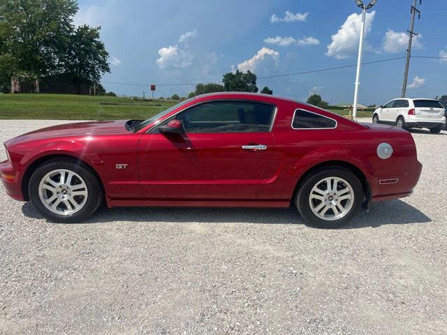 Photo of 2008 Red Ford Mustang