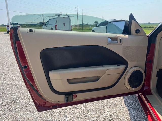 Photo of 2008 Red Ford Mustang
